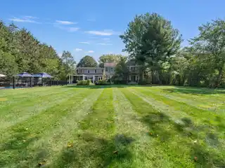 Beautifully Maintained Five Bedroom Pool Home for Rent