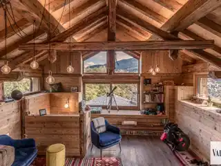 Sunlit Chalet Surrounded by Nature’s Beauty