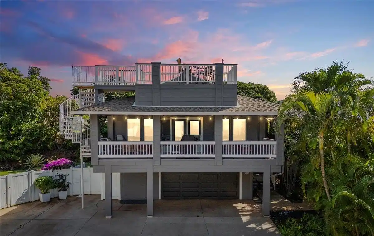 Four Bedroom Home at the End of a Private Drive in Kamaole Heights