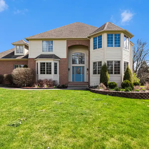 FANTASTIC CUSTOM HOME