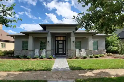 Modern Comfort Meets Tranquil Nature Retreat