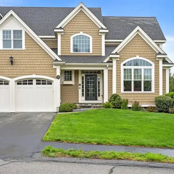 33 ADAMS FARM ROAD, SHREWSBURY - 55+ COMMUNITY