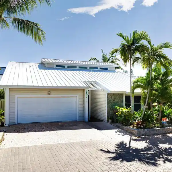 MOVE-IN READY HOME IN XANADU BY THE SEA