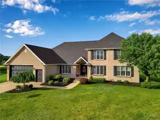 A Beauty in Sought-after Loch Lea Estates
