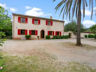 Fantastic Finca with Rental License Within Walking Distance to Pollensa
