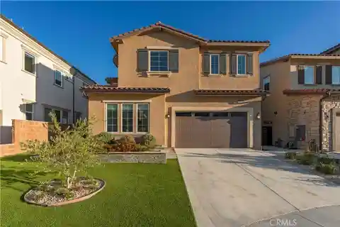 Gorgeous Light-Filled Home in the Luxurious Hillcrest Community