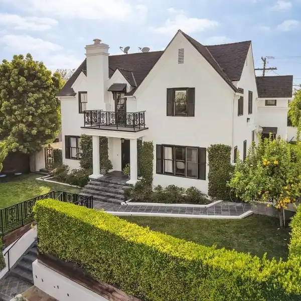 TIMELESS ENGLISH REVIVAL HOME