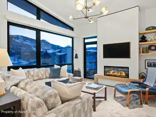 Serene Mountain Living Experience