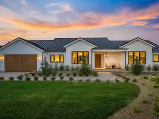 Show-stopping Modern Transformation