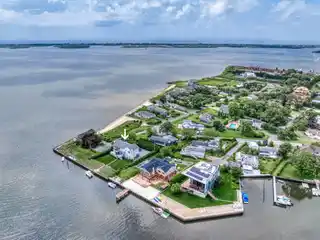 Waterfront Beach House on Shinnecock Bay