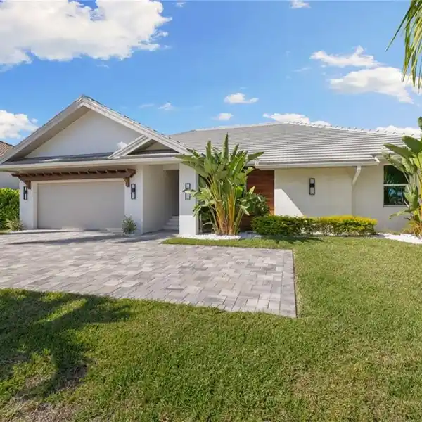 DELIVERING A TRULY TURNKEY WATERFRONT HOME WITH PEACE OF MIND