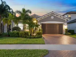 Custom Home in Gated Stonecreek
