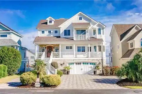 Beautifully Renovated Home in the Pointe at Salt Ponds