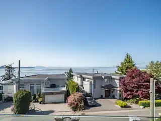 Oceanview Entertainer’s Dream in Gated Privacy