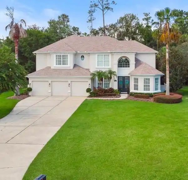 LUXURY MARSH HARBOR ESTATE NEAR THE BEACH