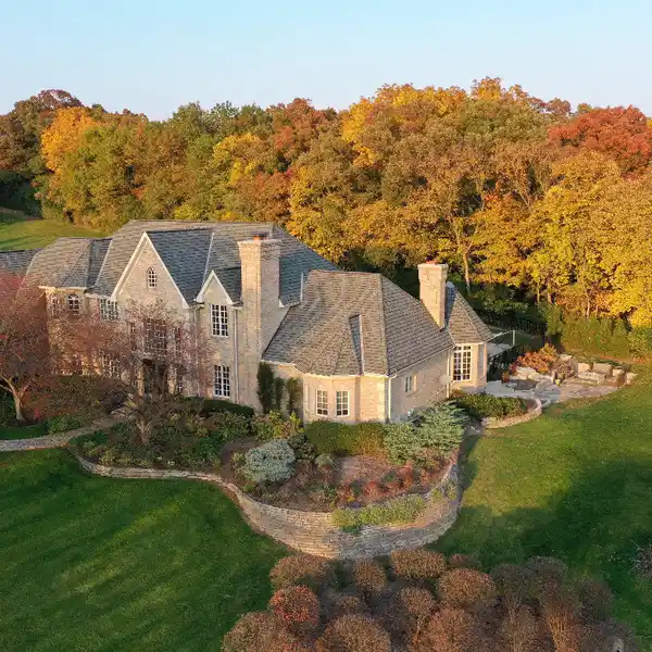 STUNNING CRANE ROAD ESTATES HOME