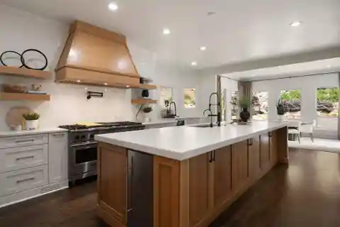 Renovated Estate Steps from Golf and Spa