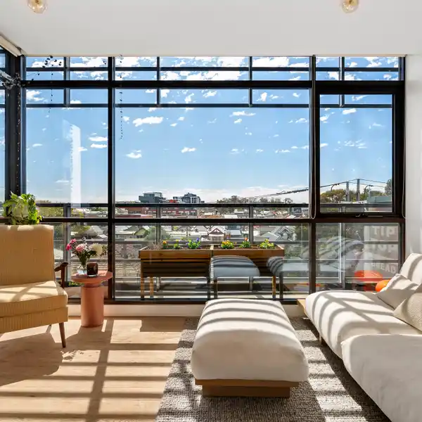 BEAUTIFUL APARTMENT IN BRUNSWICK EAST