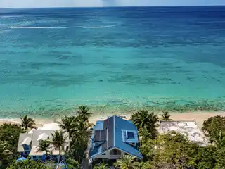 High-end Waterfront Retreat