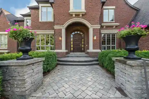 Grand Cathedral-Ceiling Retreat on over Three Acres