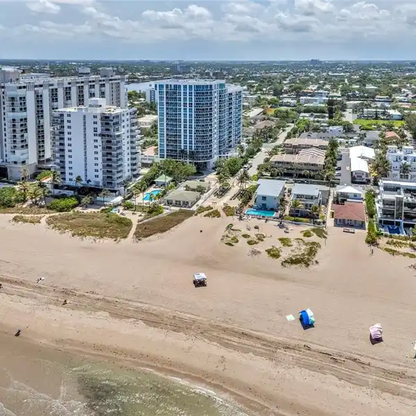 EXQUISITE CONDO WITH FABULOUS TERRACE