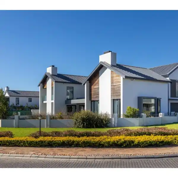 ULTRA-LUXE LIVING WITH ICONIC MOUNTAIN VIEWS