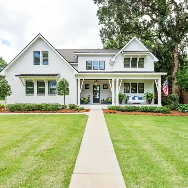 CUSTOM ESTATE IN HISTORIC FAIRHOPE'S FRUIT AND NUT DISTRICT