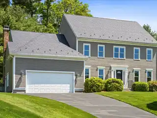 Immaculate Home on a Quiet Cul-De-Sac