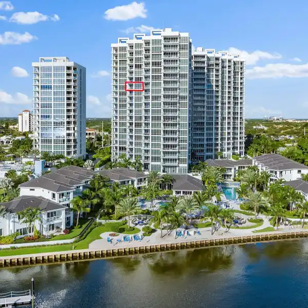 ULTRA-LUXURY UNIT IN WATER CLUB