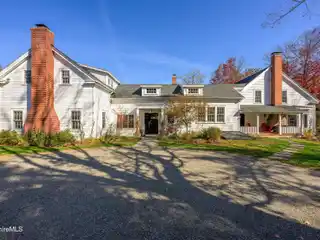Lovingly Restored Antique 1790 Farmhouse