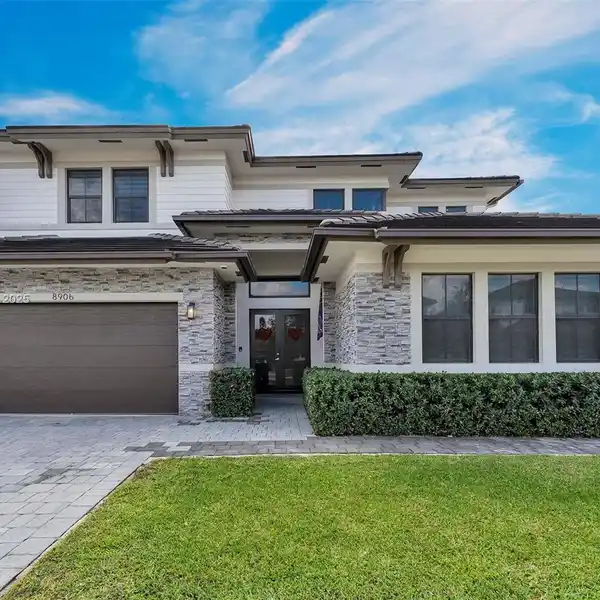 LUXURIOUS NEW HOME IN AN EIGHT-HOME ENCLAVE