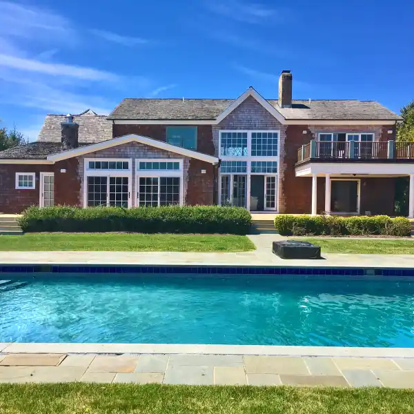 EXCLUSIVE RENTAL RETREAT