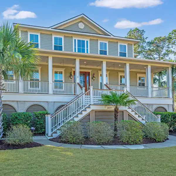 AWARD-WINNING CUSTOM HOME