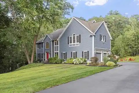Spacious Colonial on a Picturesque Cul-De-Sac