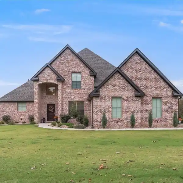 ELEGANT ESTATE LIVING