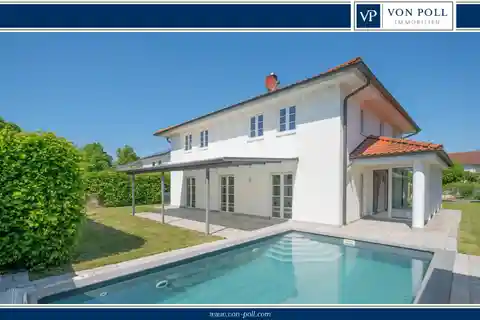 Mediterranean Dream Villa with Outdoor Pool, Fitness Pavilion and Double Garage