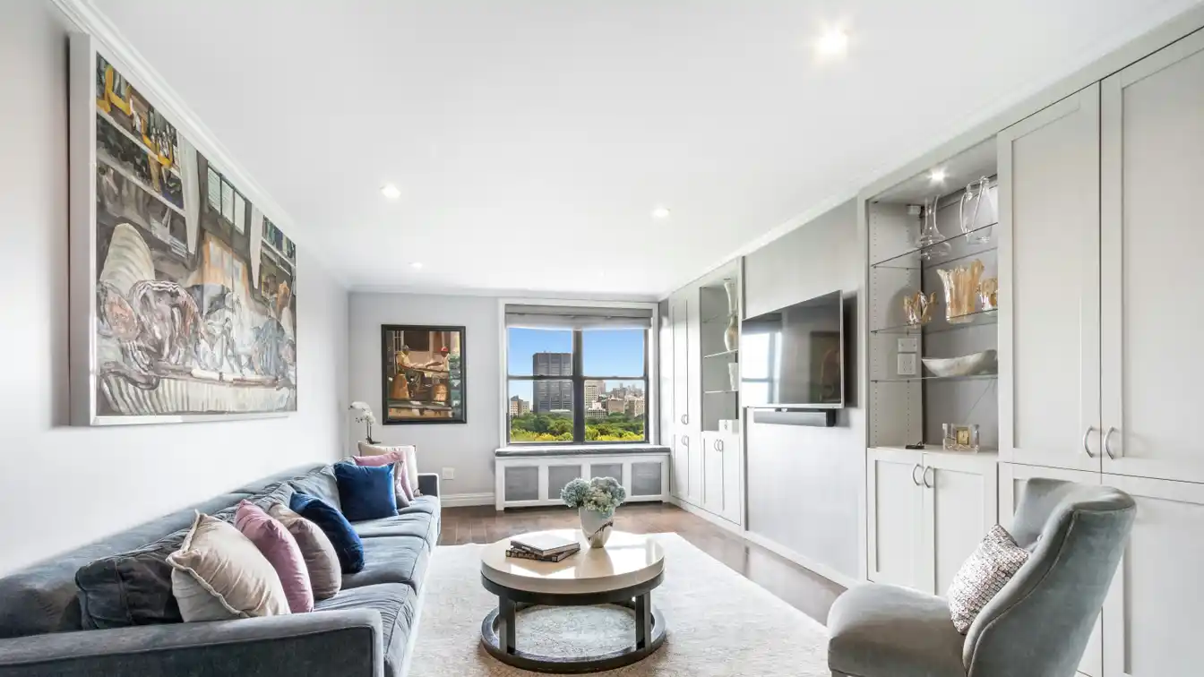 Beautifully Renovated Classic 6