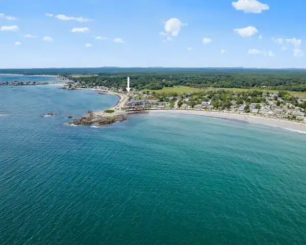 BEAUTIFULLY RENOVATED OCEANFRONT CONDO