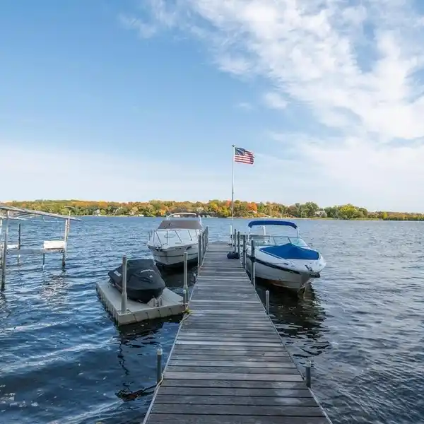 ENDLESS POSSIBILITIES ON LAKE MINNETONKA