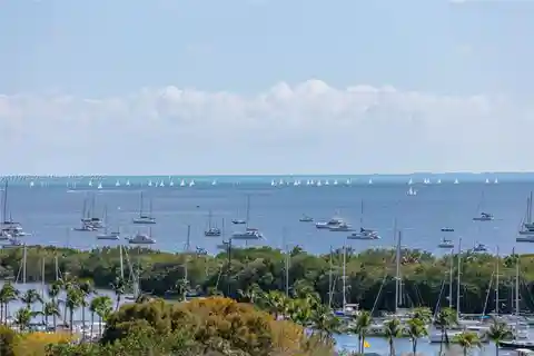 Ritz-carlton Luxury Living