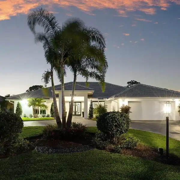 RARE FIVE BEDROOM DELRAY DUNES GOLF & COUNTRY CLUB HOME