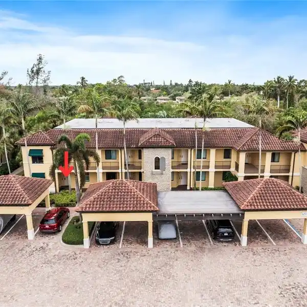 LUXURIOUS COASTAL LIVING AT NAPLES BAY RESORT