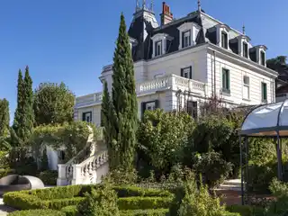 Tastefully and Thoroughly Renovated Villa