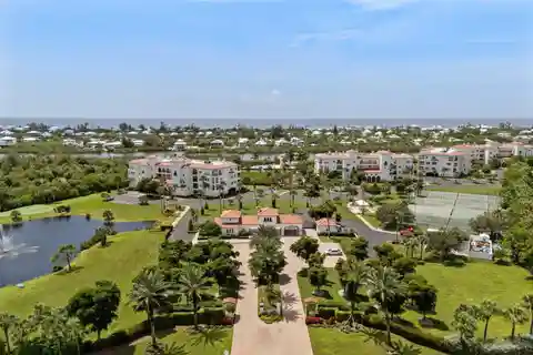 Penthouse Superbly Designed with Classic Spanish Style