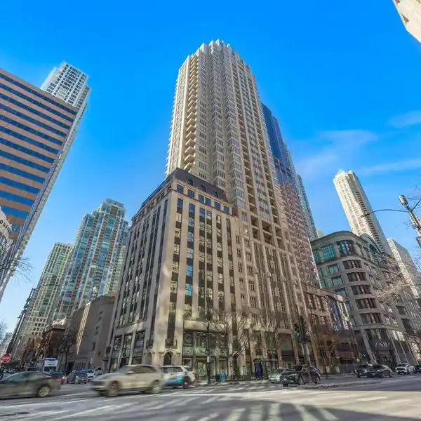 EXQUISITE SOPHISTICATION AWAITS AT THE RITZ-CARLTON RESIDENCES