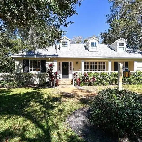 CHEROKEE PARK ELEGANCE AND COMFORT
