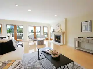 Beautiful City View Home