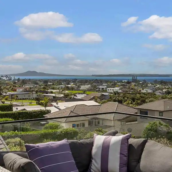 FANTASTIC HOME WITH PANORAMIC SEA VIEWS