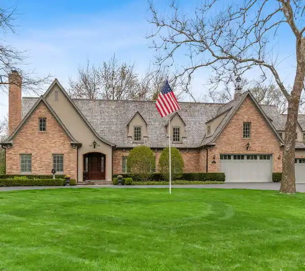 IMPRESSIVE AND WELL MAINTAINED LAKE FOREST HOME
