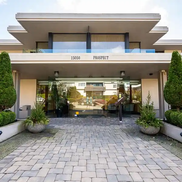 MAGNIFICENT CORNER UNIT AT THE CONTESSA